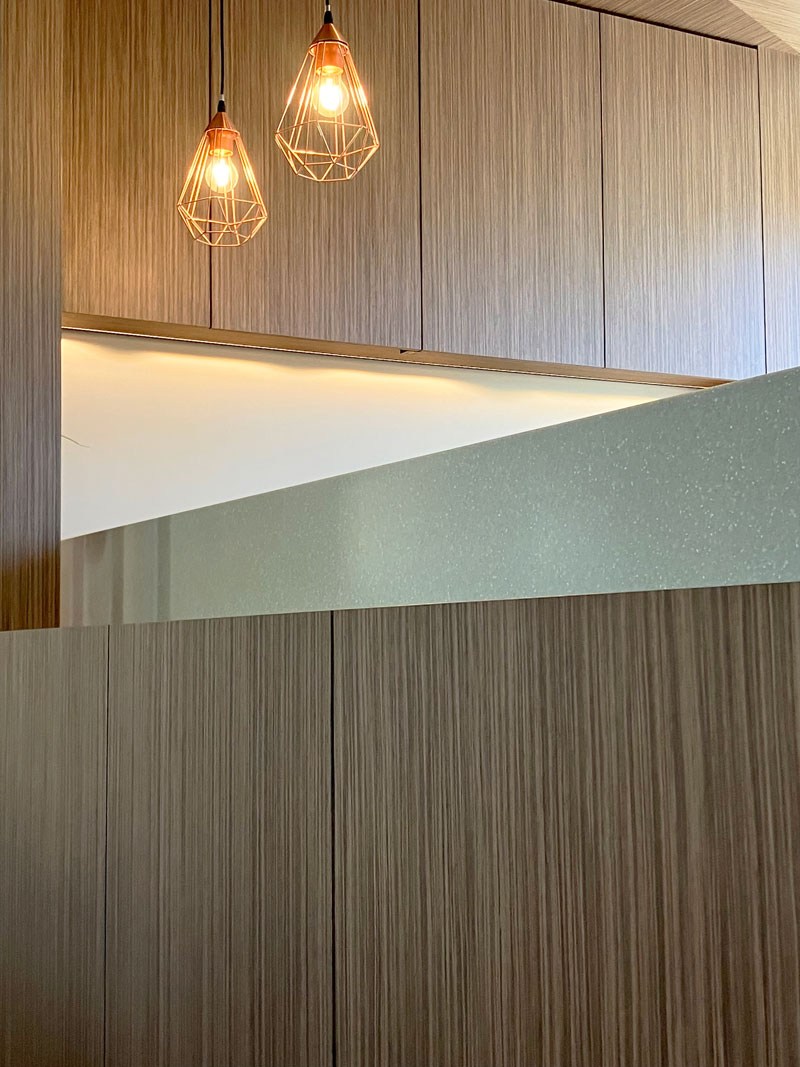 keuken-corian werkblad-noten kasten op maat