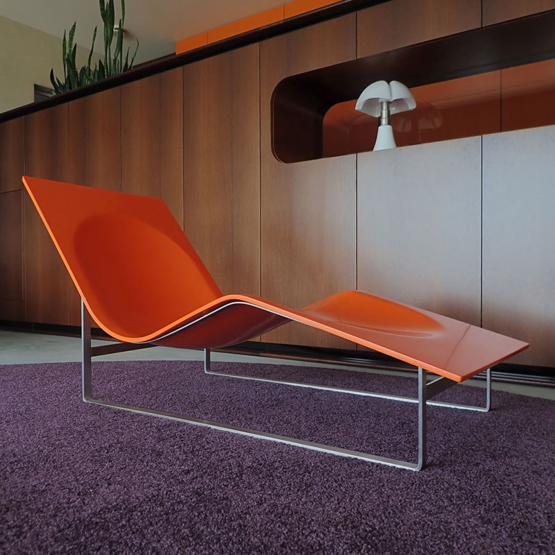 high end designmeubel-chaise longue in oranje corian
