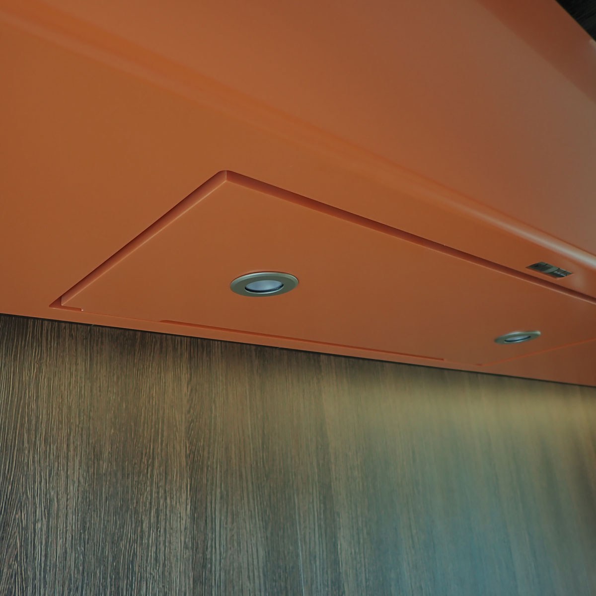 organische oranje corian design keuken, mid-century modern kitchen