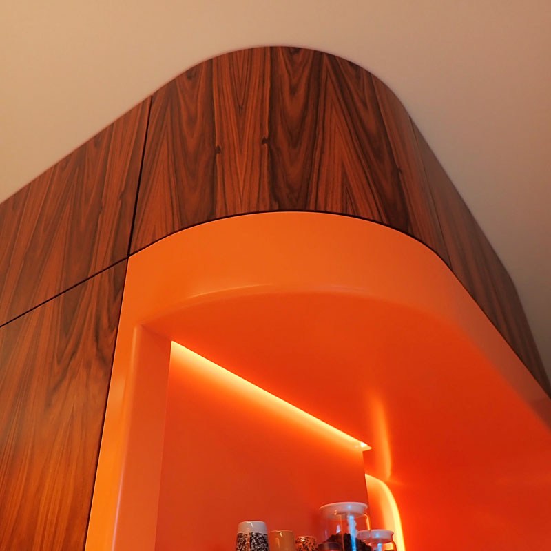meubel-koffiebar in oranje corian-limburg-op maat