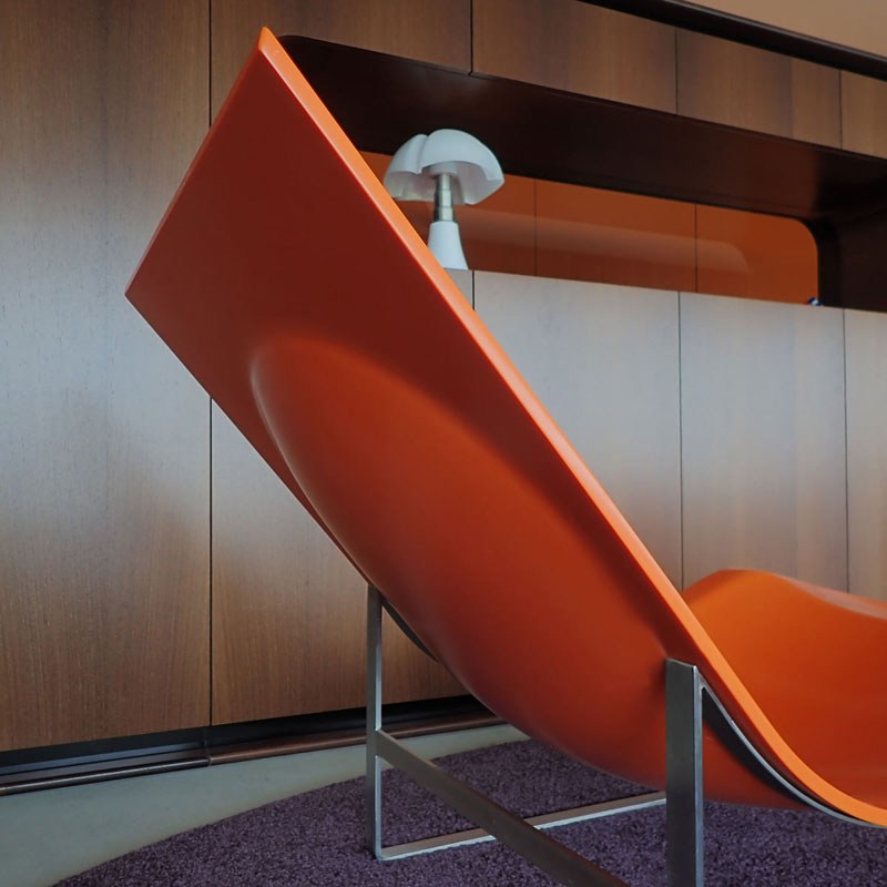 luxe designmeubel-chaise longue in oranje corian
