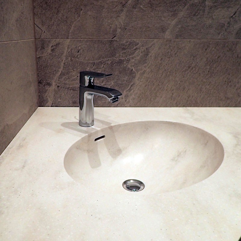 exclusieve badkamer-badmeubel in corian-wasbak-op maat--limburg
